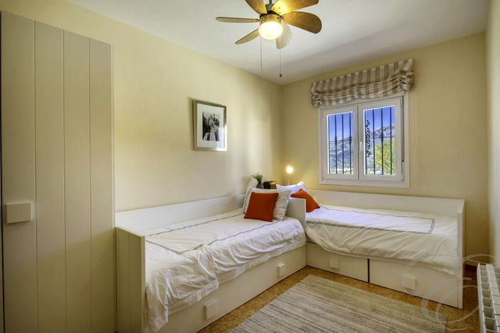 Image No.27-4 Bed Property for sale