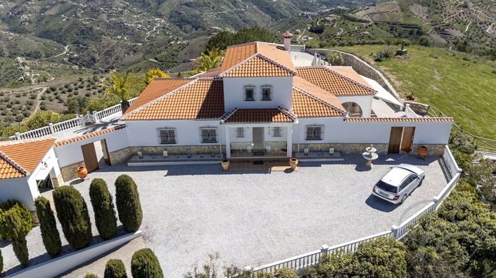 Image No.3-4 Bed Property for sale