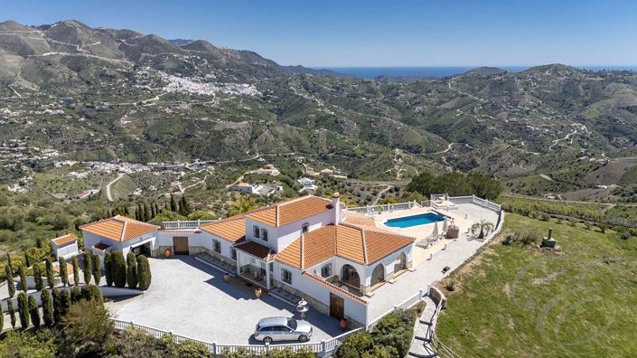 Image No.31-4 Bed Property for sale