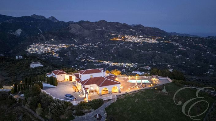 Image No.39-4 Bed Property for sale