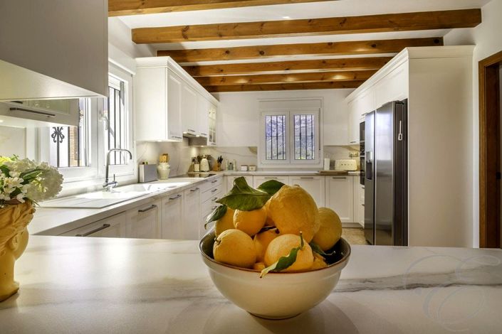 Image No.9-4 Bed Property for sale