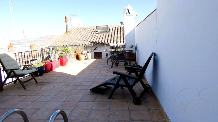 Image No.2-4 Bed Property for sale