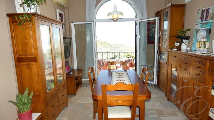 Image No.3-3 Bed Property for sale