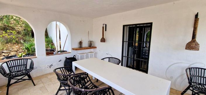 Image No.9-4 Bed Property for sale