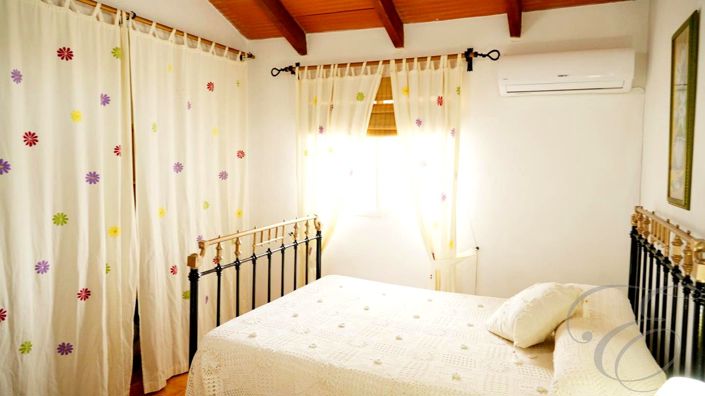 Image No.11-2 Bed Property for sale