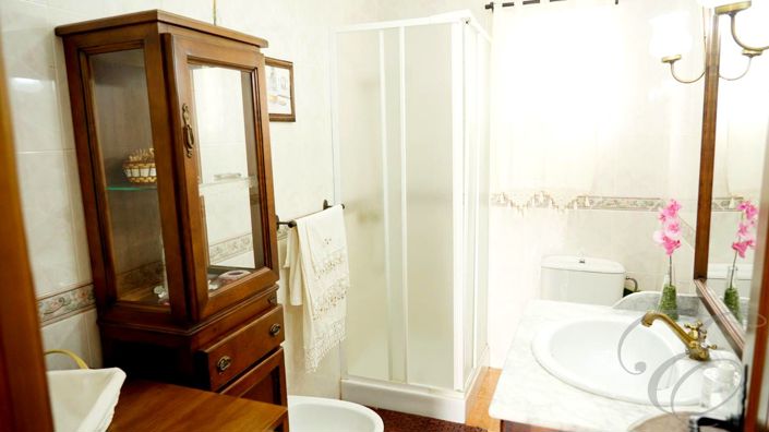 Image No.13-2 Bed Property for sale