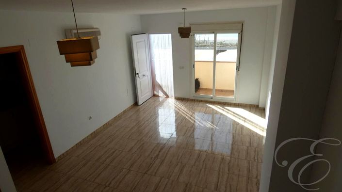 Image No.14-3 Bed Property for sale