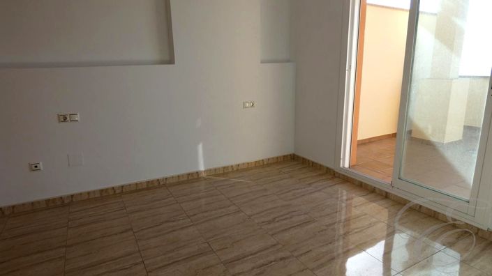 Image No.6-3 Bed Property for sale