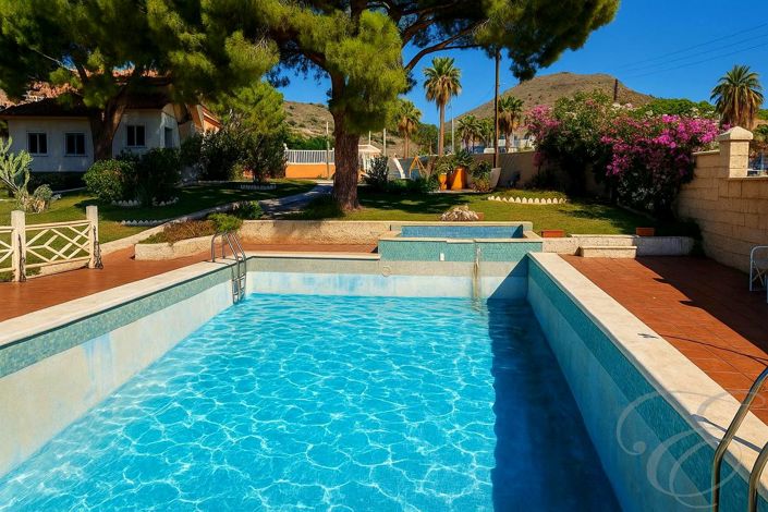 Image No.4-5 Bed Property for sale