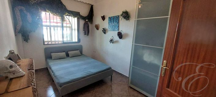 Image No.10-3 Bed Property for sale