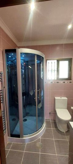 Image No.12-3 Bed Property for sale