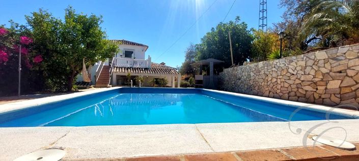 Image No.17-3 Bed Property for sale