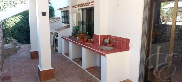 Image No.18-3 Bed Property for sale