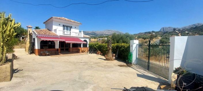 Image No.3-3 Bed Property for sale