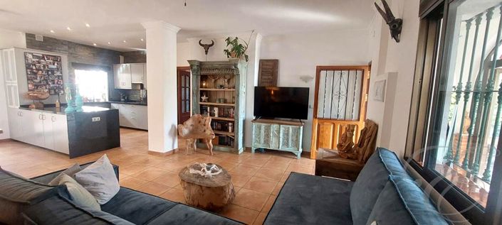 Image No.4-3 Bed Property for sale