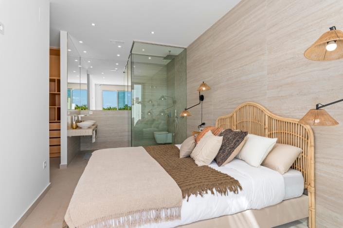 Image No.18-3 Bed Villa for sale