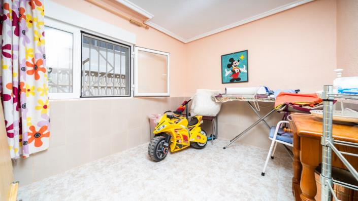 Image No.20-8 Bed Villa for sale