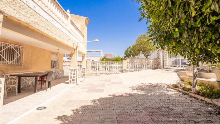 Image No.39-8 Bed Villa for sale