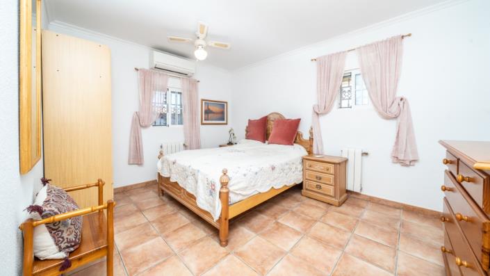 Image No.15-3 Bed Villa for sale