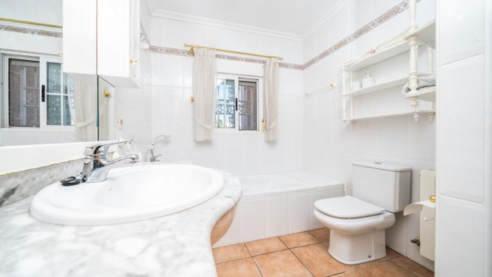 Image No.19-3 Bed Villa for sale