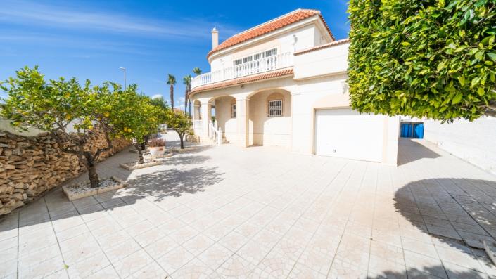 Image No.47-3 Bed Villa for sale