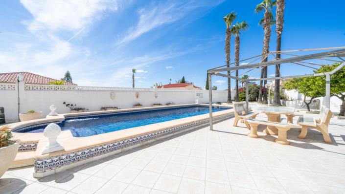 Image No.53-3 Bed Villa for sale