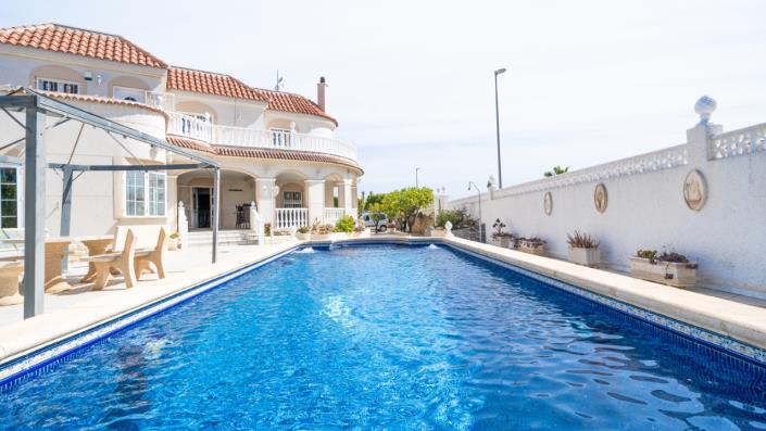 Image No.56-3 Bed Villa for sale