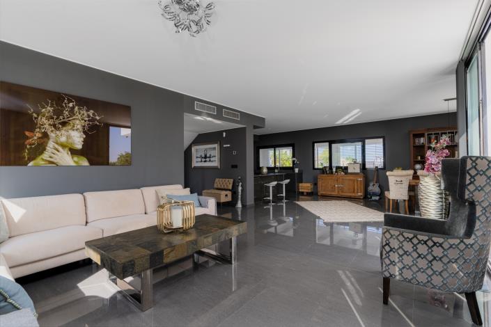 Image No.7-7 Bed Villa for sale