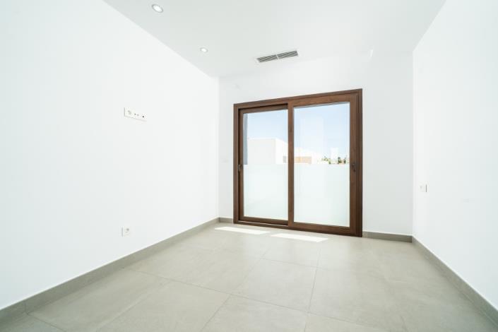 Image No.36-3 Bed Villa for sale