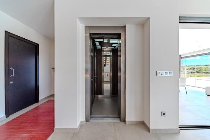 Image No.17-5 Bed Villa for sale