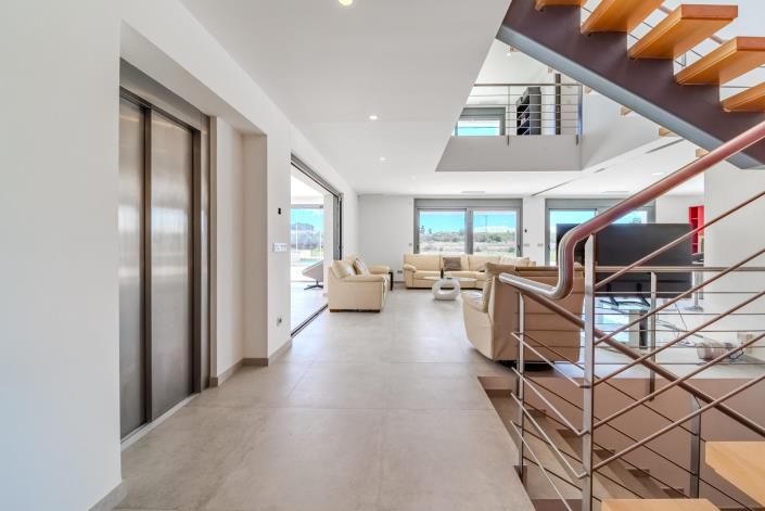 Image No.18-5 Bed Villa for sale