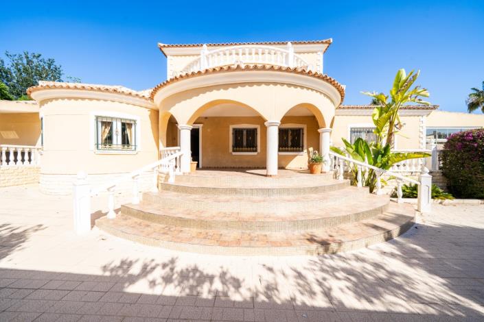 Image No.10-6 Bed Villa for sale