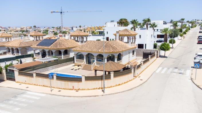 Image No.49-3 Bed Villa for sale