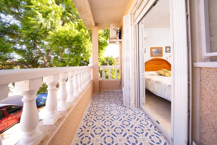 Image No.21-3 Bed Townhouse for sale