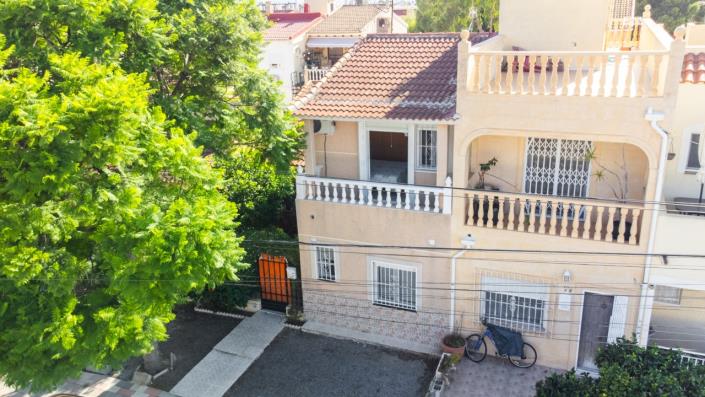 Image No.25-3 Bed Townhouse for sale