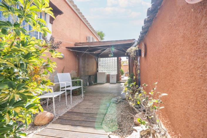 Image No.18-2 Bed Villa for sale