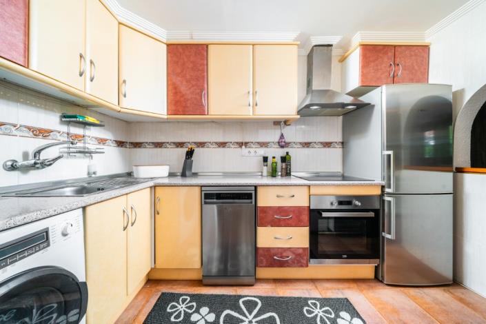 Image No.9-2 Bed Townhouse for sale