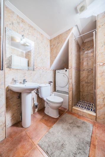 Image No.12-2 Bed Townhouse for sale