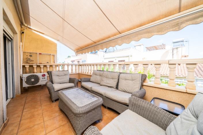 Image No.17-2 Bed Townhouse for sale