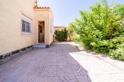 Detached-Property-for-sale-in-La-Marina--3---Portals-