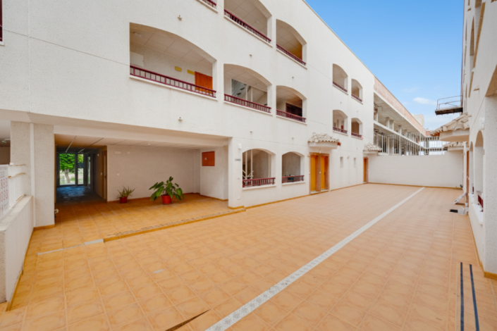 Image No.28-2 Bed Apartment for sale