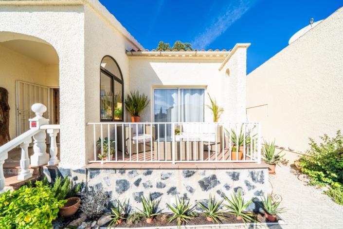 Image No.10-2 Bed Villa for sale