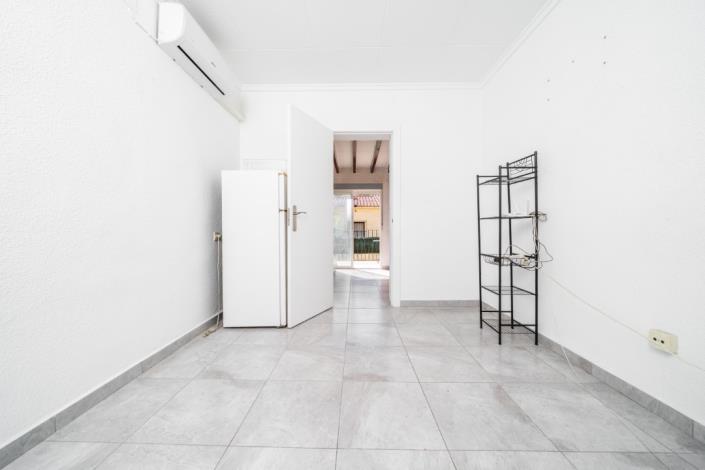 Image No.13-3 Bed Townhouse for sale