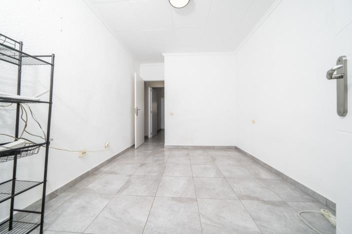 Image No.14-3 Bed Townhouse for sale