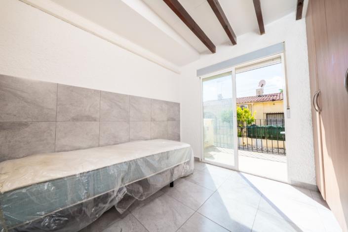 Image No.17-3 Bed Townhouse for sale