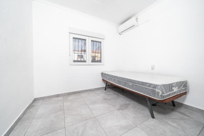 Image No.21-3 Bed Townhouse for sale