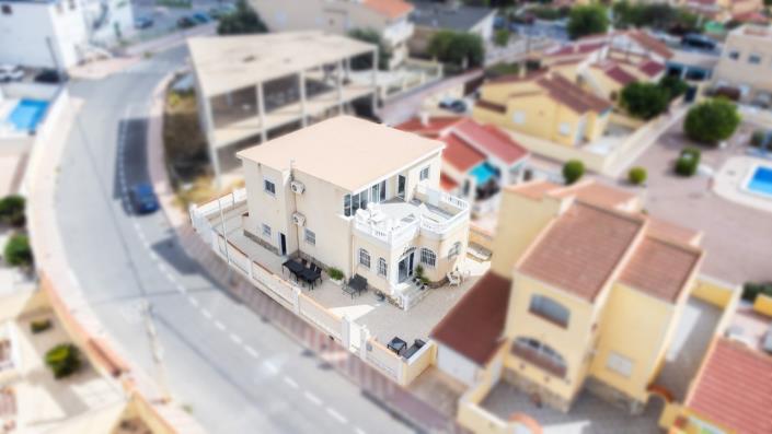 Image No.2-4 Bed Villa for sale