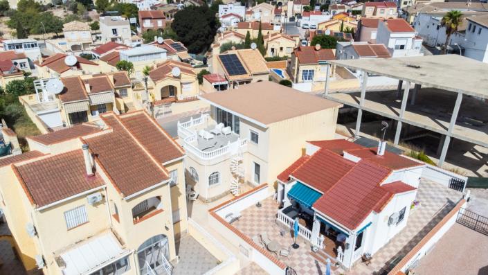 Image No.4-4 Bed Villa for sale