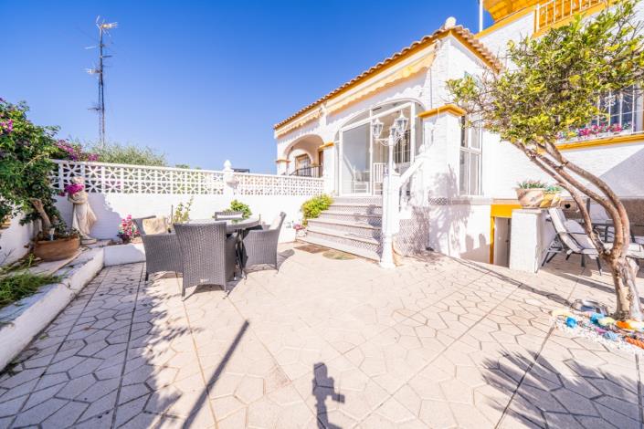 Image No.5-3 Bed Quad for sale