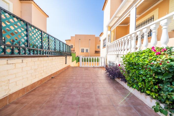 Image No.8-2 Bed Semi-Detached for sale